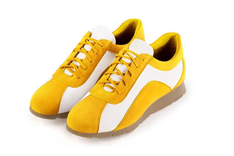 Yellow and off white women's elegant sneakers. Round toe. Flat rubber soles. Front view - Florence KOOIJMAN